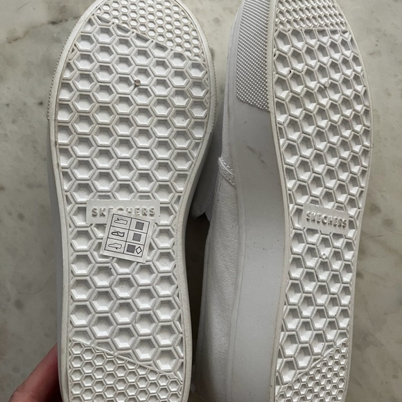 NWT Skechers White Slip-On Shoes - Picture 2 of 10